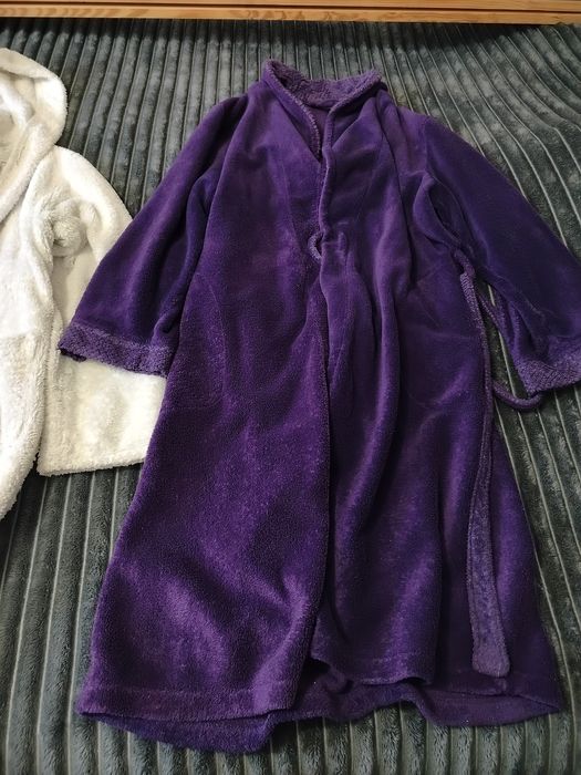 Халаты 2 штуки..