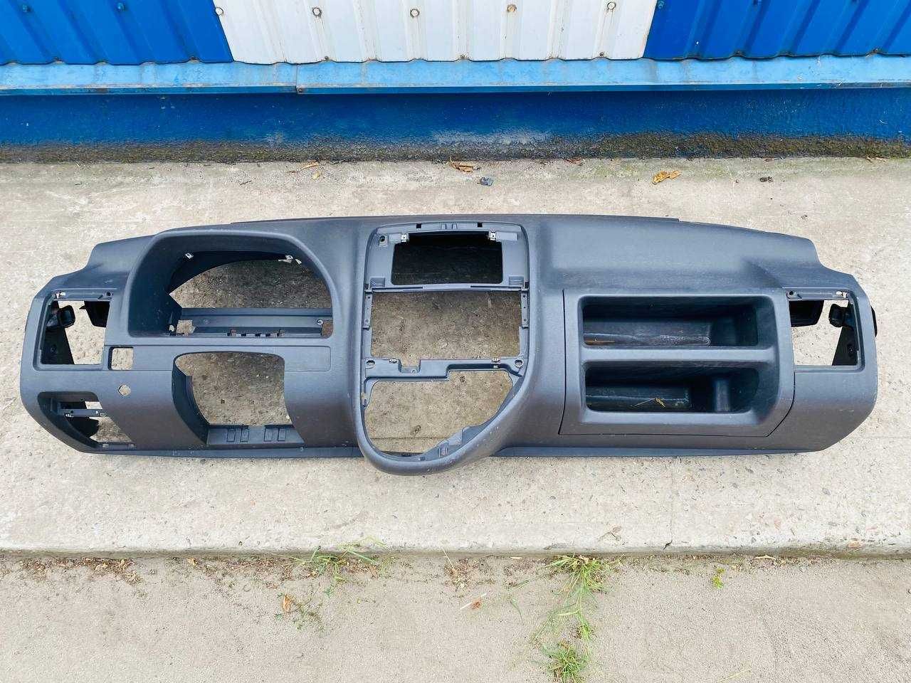 Торпедо Vito 638 2.2 Cdi панель приладів Віто 638 запчасти разборка