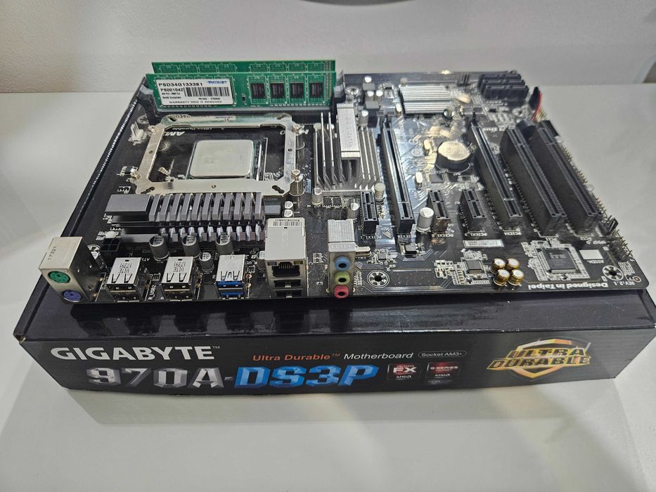 Płyta główna Gigabyte 970A-DS3P + AMD FX 8320 + 8GB RAM Patriot