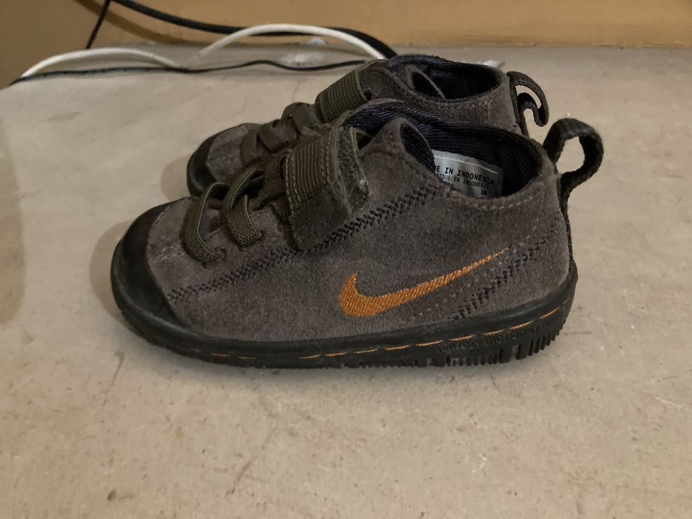 Ténis da Nike de criança n 21 em bom estado
