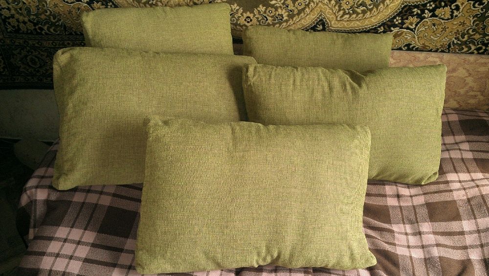 Декоративные подушки 3 шт зеленого цвета