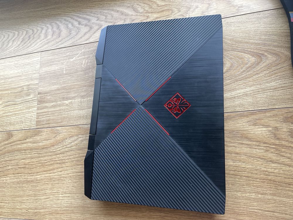 HP OMEN com carregador e Rato de oferta