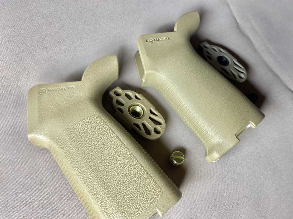 Тактичні рукоятки трьох варіацій