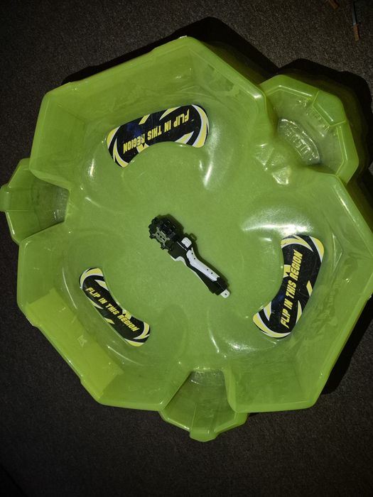 Продам арену для инфинити-надо и бейблейда