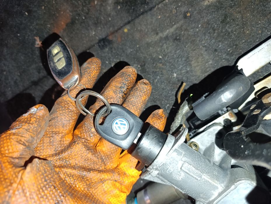 Stacyjka mechanizm kluczyk przekładnia kierownicza volkswagen golf 4