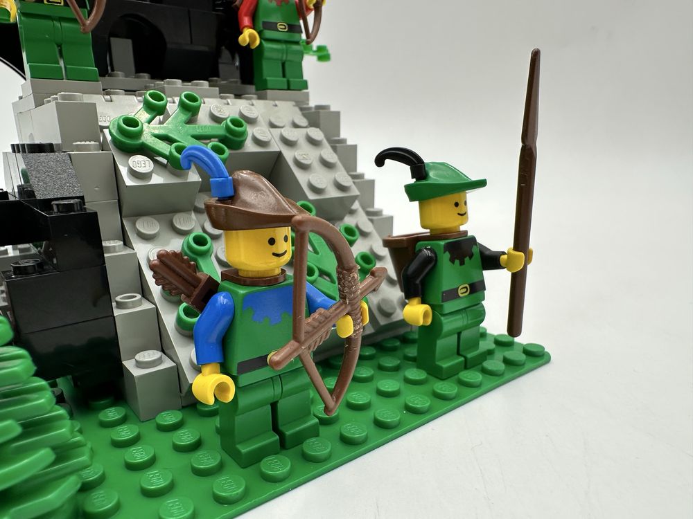 Lego 6066 Castle Camouflaged Outpost BOX