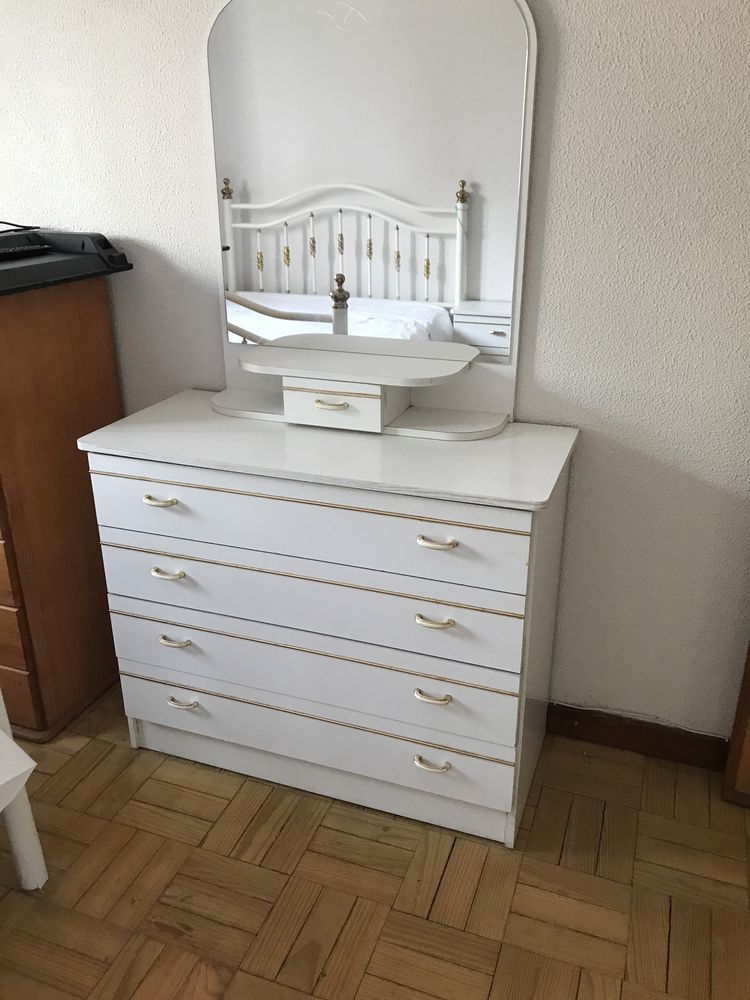 Conjunto roupeiro e cama