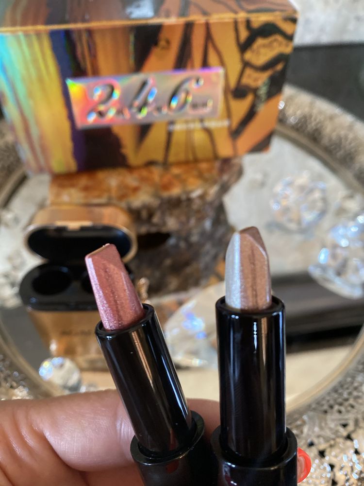 Rozświetlacz bronzer róż pomadka cień do powiek w złotym etui Agag