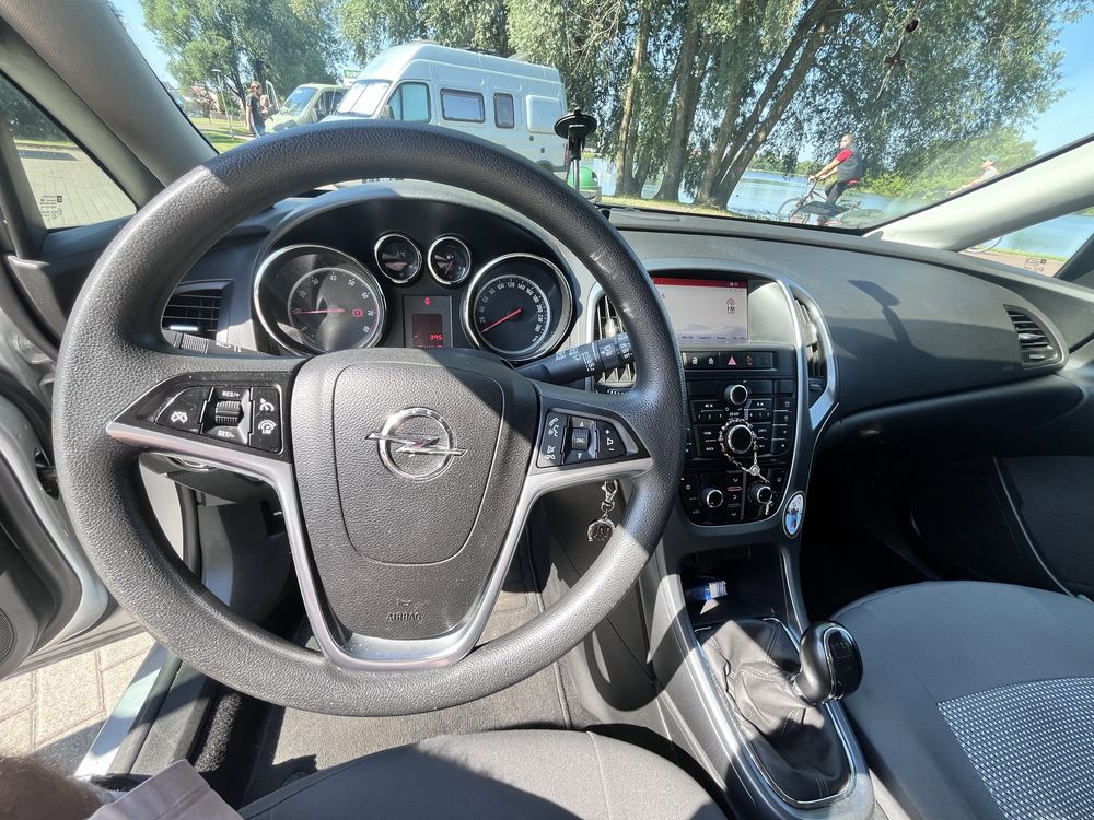 Opel Astra J 1.4 benzyna