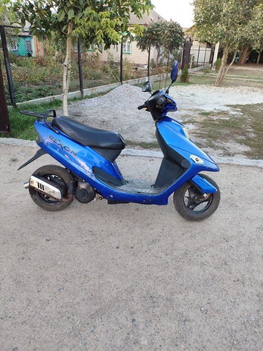 Продам скутер Rexon