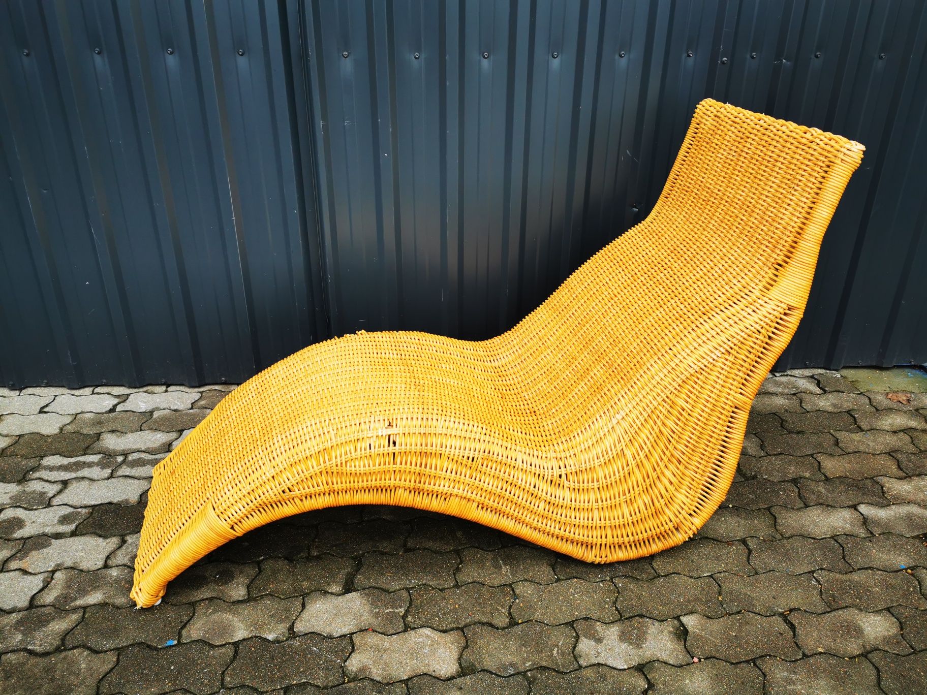 Duży fotel szezląg ratanowy z Niemiec