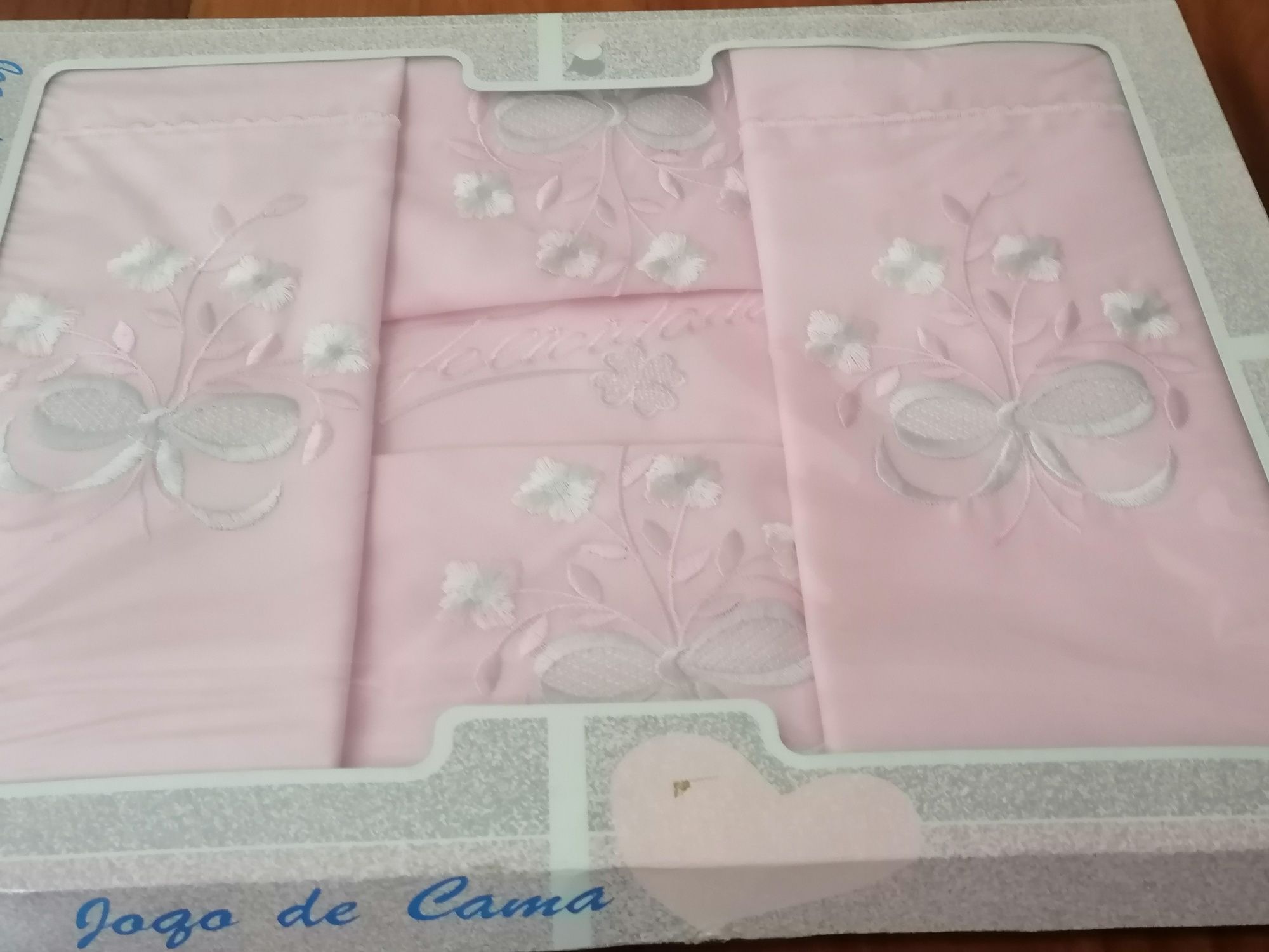 Jogo de Lençóis bordados  cama de casal