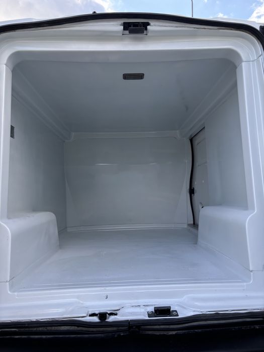 Zabudowa Izoterma Trafic Vivaro