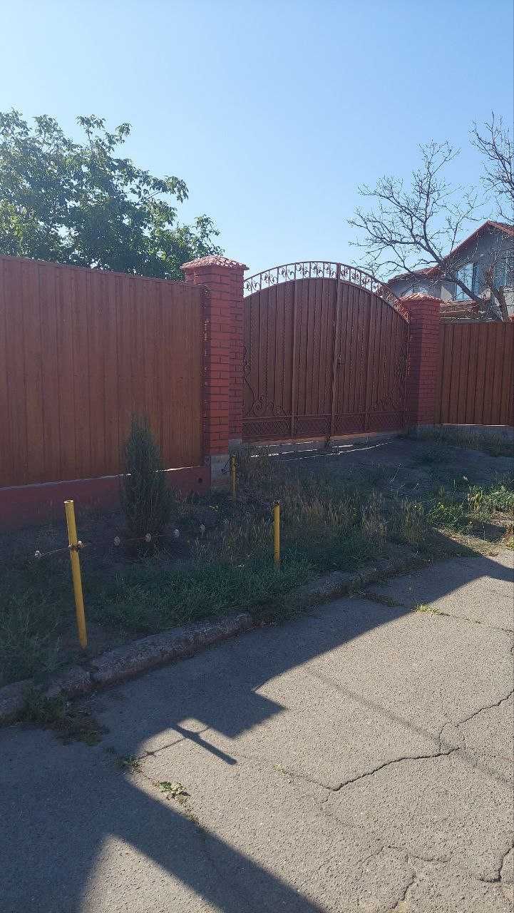Продам дом в селе Калиновка, участок 14 соток, первая улица от речки