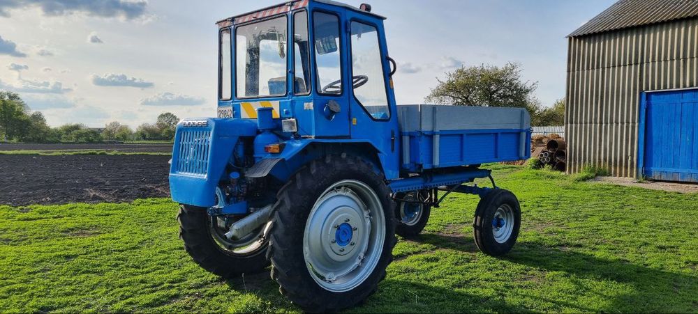 Трактор в гарному технічному стані