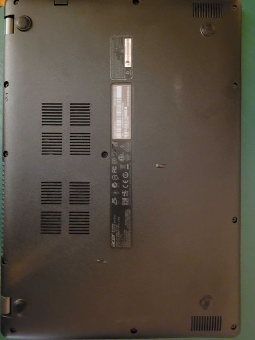 Acer Aspire V3-372 i7 / 8GB RAM / SSD – działa na kablu