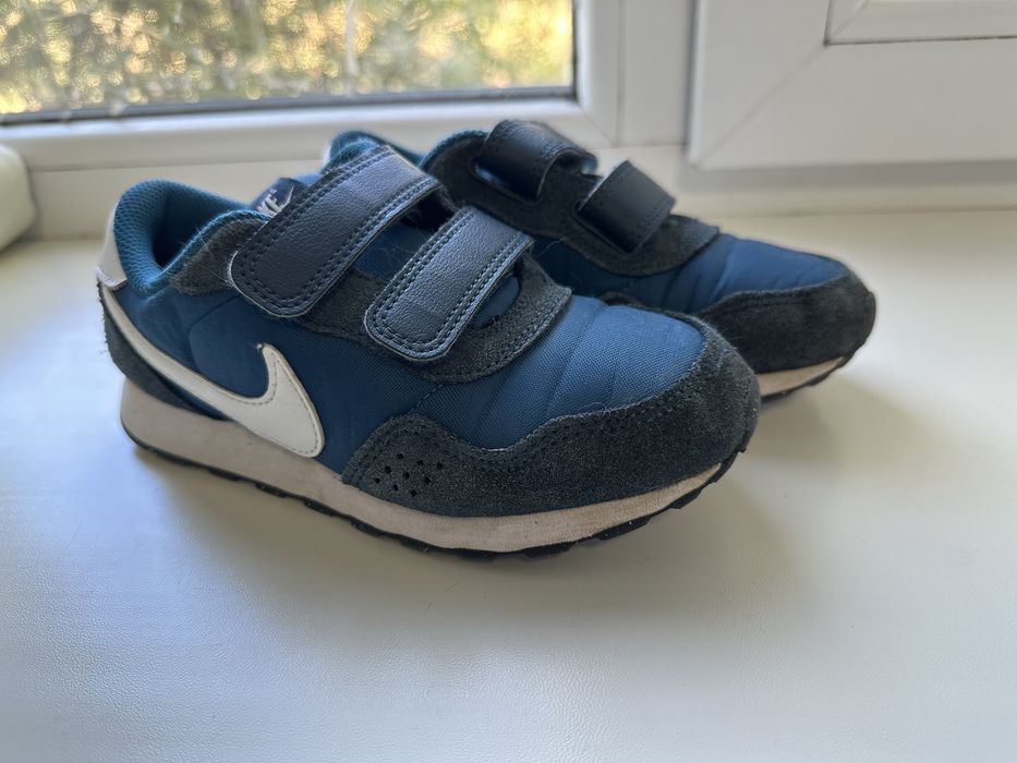 Оригінал Кросівки Nike   Розмір 12,5 С , 29-30(  18,5 см).