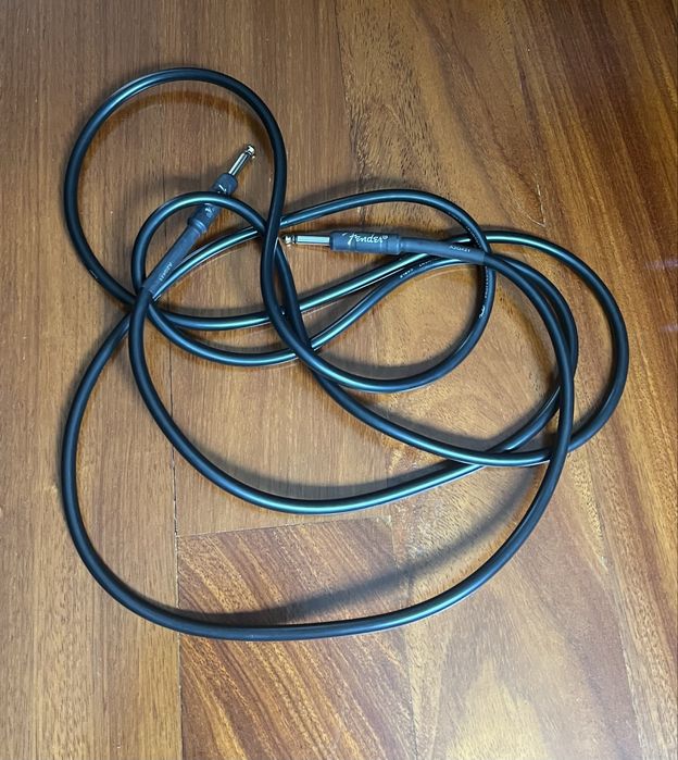 Guitarra Fender Squier Stratocaster + amp