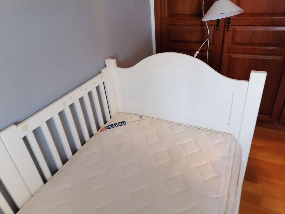 Cama solteiro com protecção lateral e colchão Molaflex - 1.80x1,10.