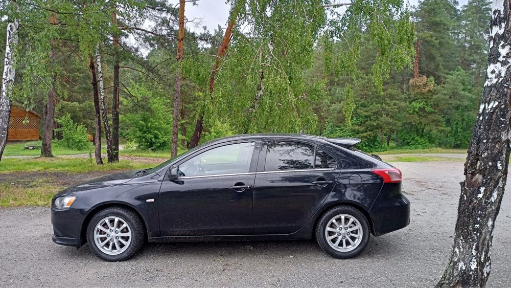 Автомобіль Mitsubishi