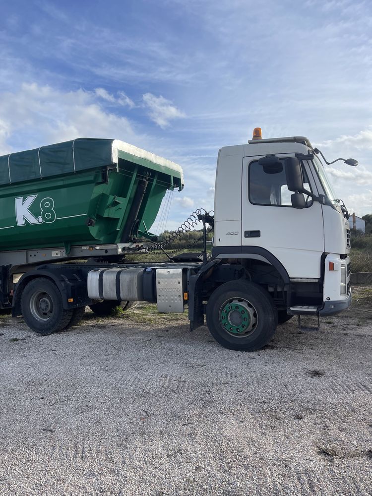 Conjunto Tractor Volvo 4x4 FM 400 Semi-Reboque Galucho