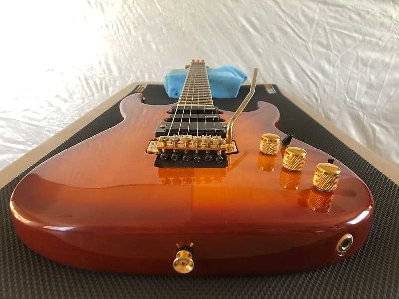 Guitarra Elétrica Vantage 728 gdt