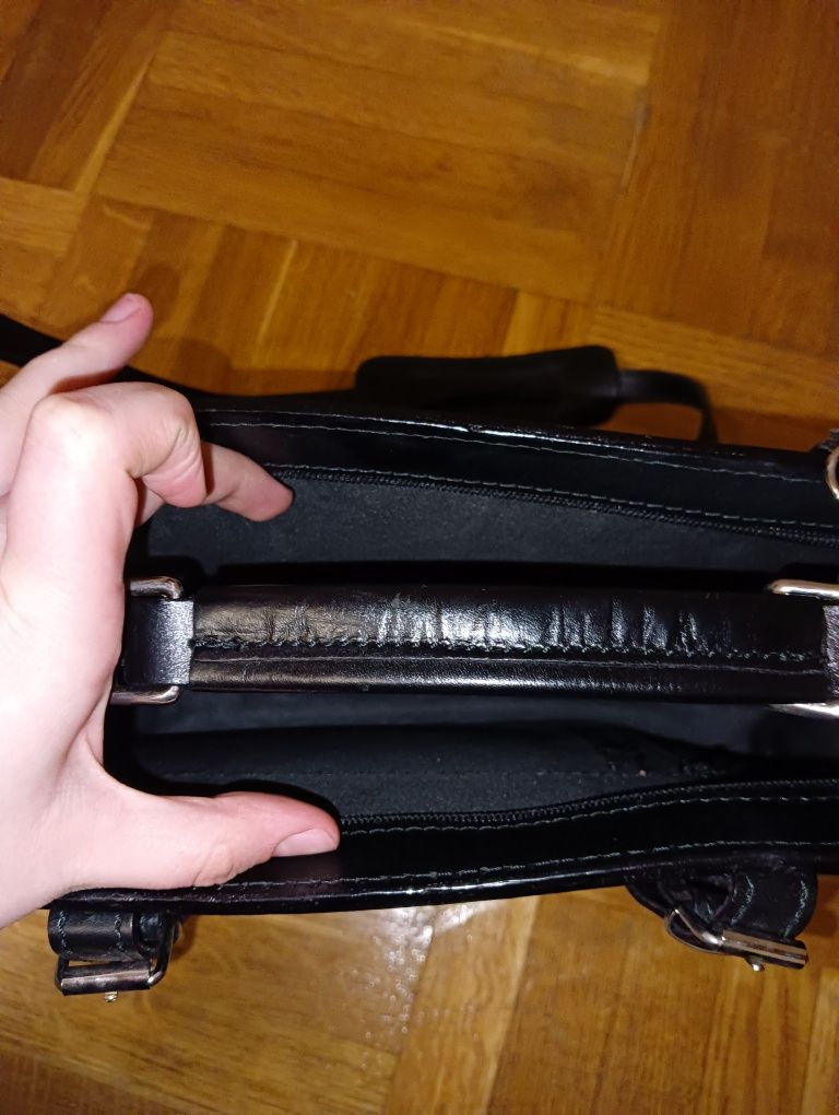 Чорна сумка-портфель