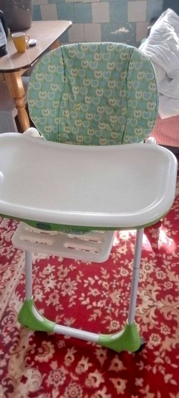Продам дитячий стульчик для годування фірми чітко.