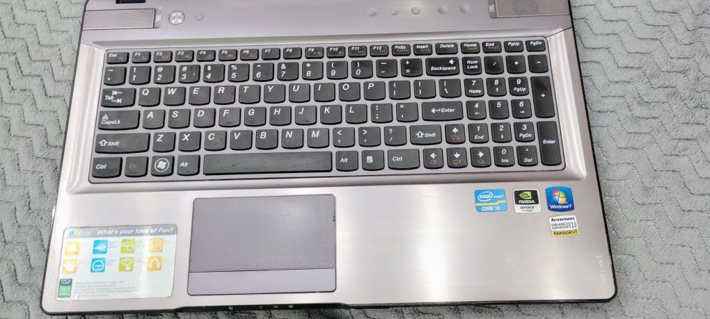 Laptop Lenovo Y570 SSD 128 GB