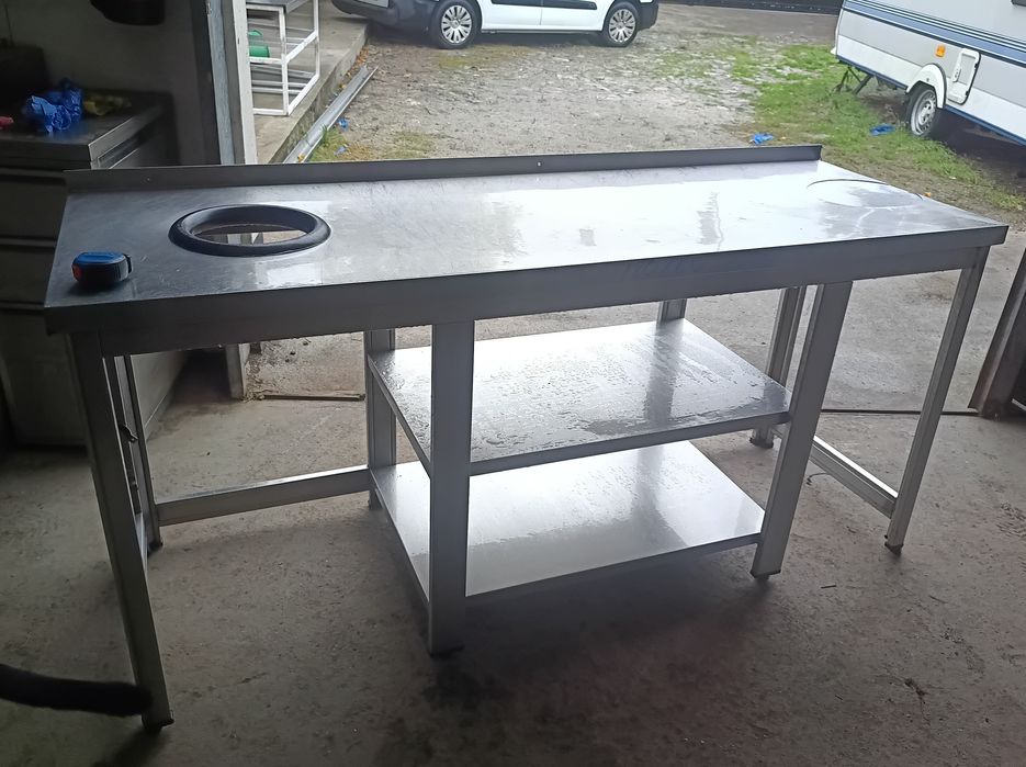 Bancada inox com furo para detritos