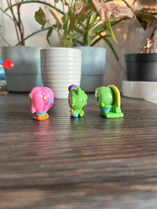 Moji pops rainbow