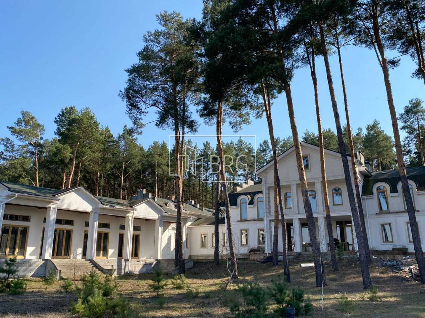 Дом на берегу Стугны 115 соток в соновом лесу Украинка без комиссии