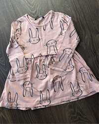 Łososiowa sukienka w króliki George r. 92-98