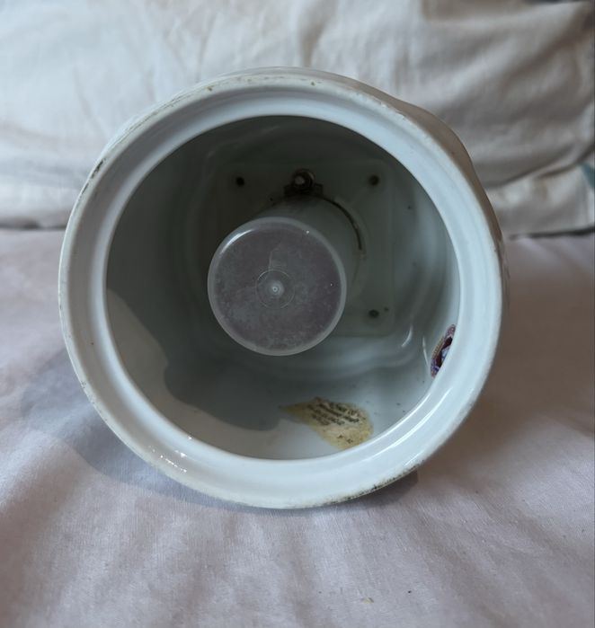 Młynek porcelanowy okrągły