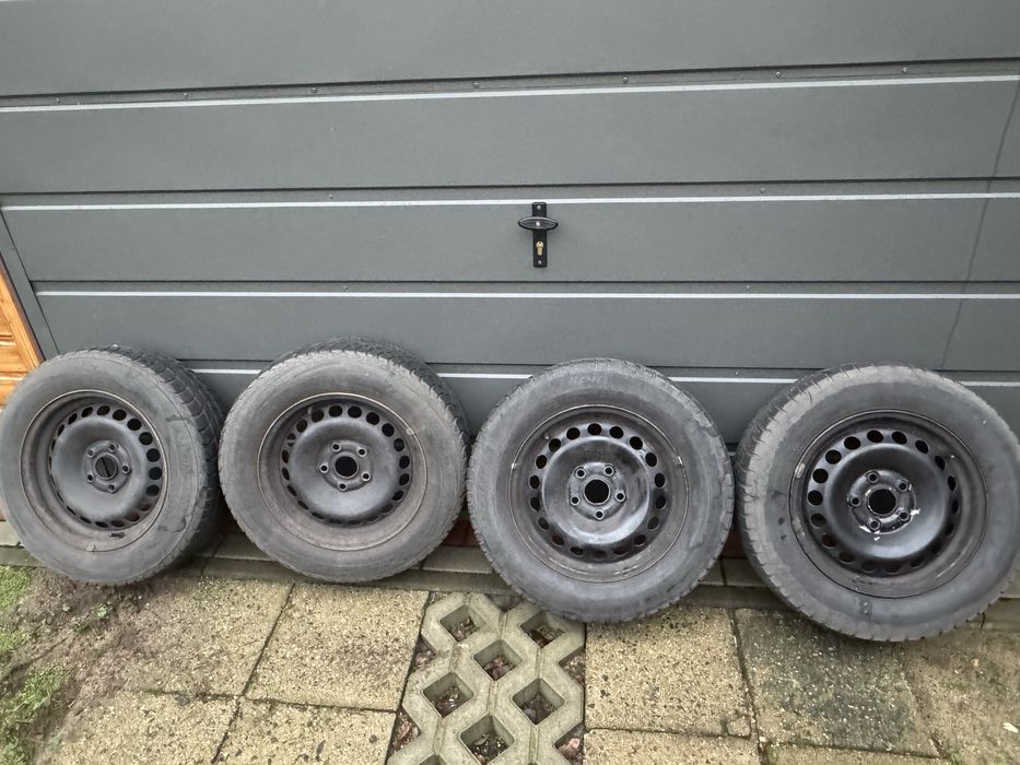 Opony ziomowe z felgami michelin uniroyal komplet 195/65 R15