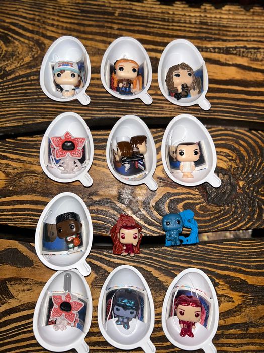 Игрушки фигурки Киндер Джой (Kinder Joy) Очень странные дела