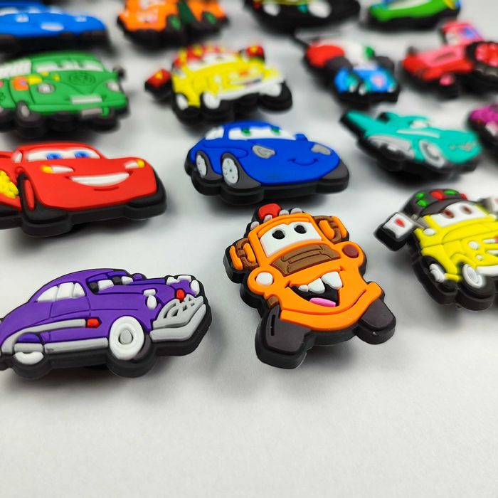 Przypinki do butów crocs AUTA Zygzak McQueen SAMOCHODY prezent bajka