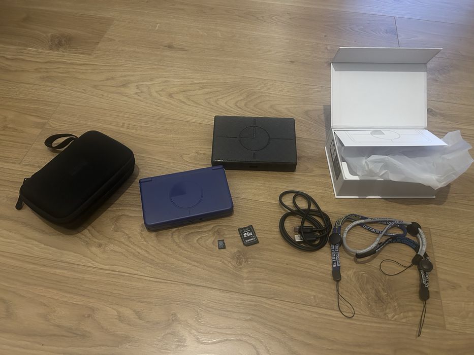 Retroid Pocket Flip 2 - igła, dodatki