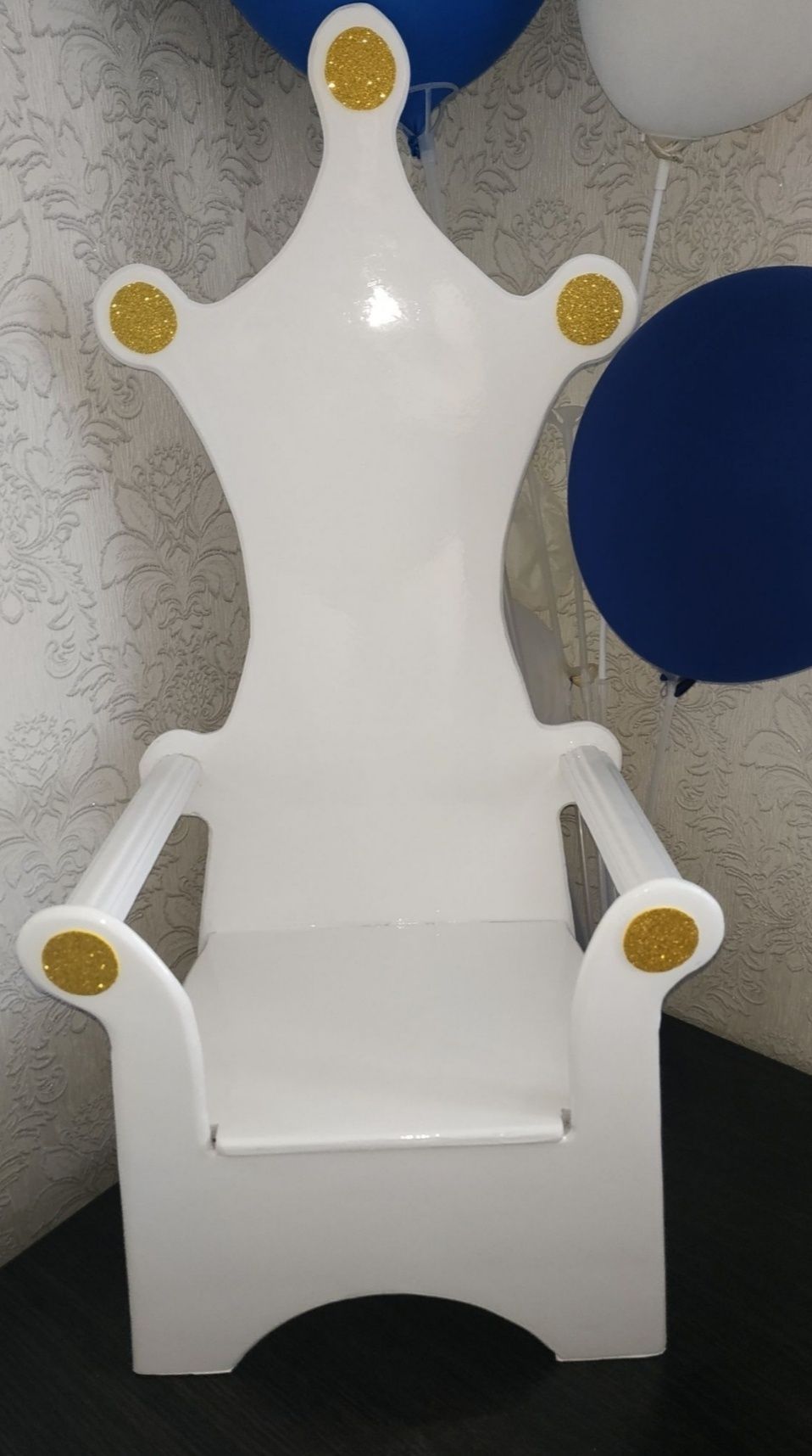 Декор для фотозони стільчик-трон дитячий