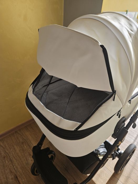 Коляска Adamex Cristiano CR-300 2 в 1