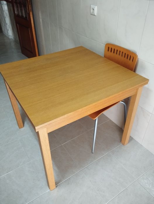 Mesa de cozinha extensível