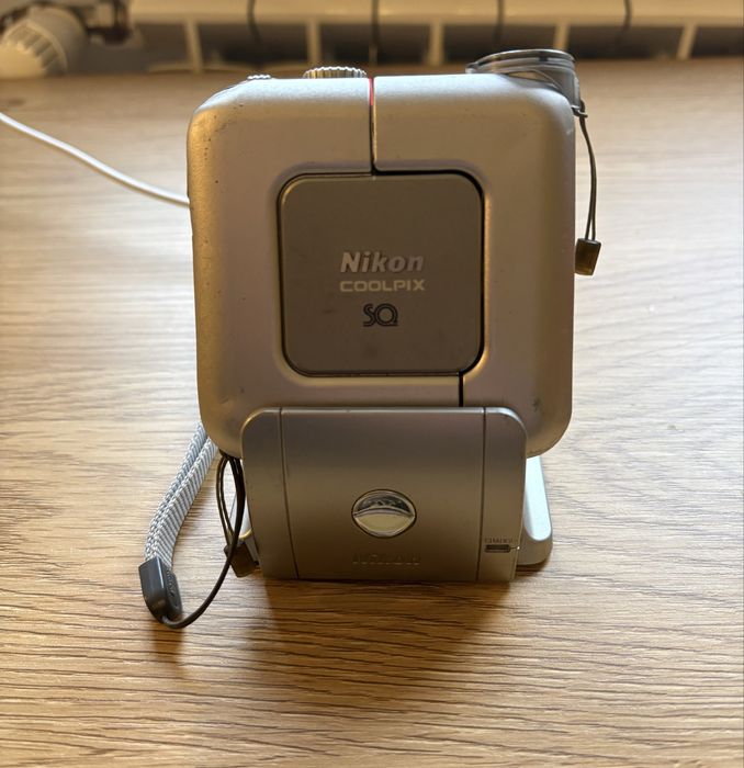 Unikatowy Retro Aparat Nikon Coolpix Sq