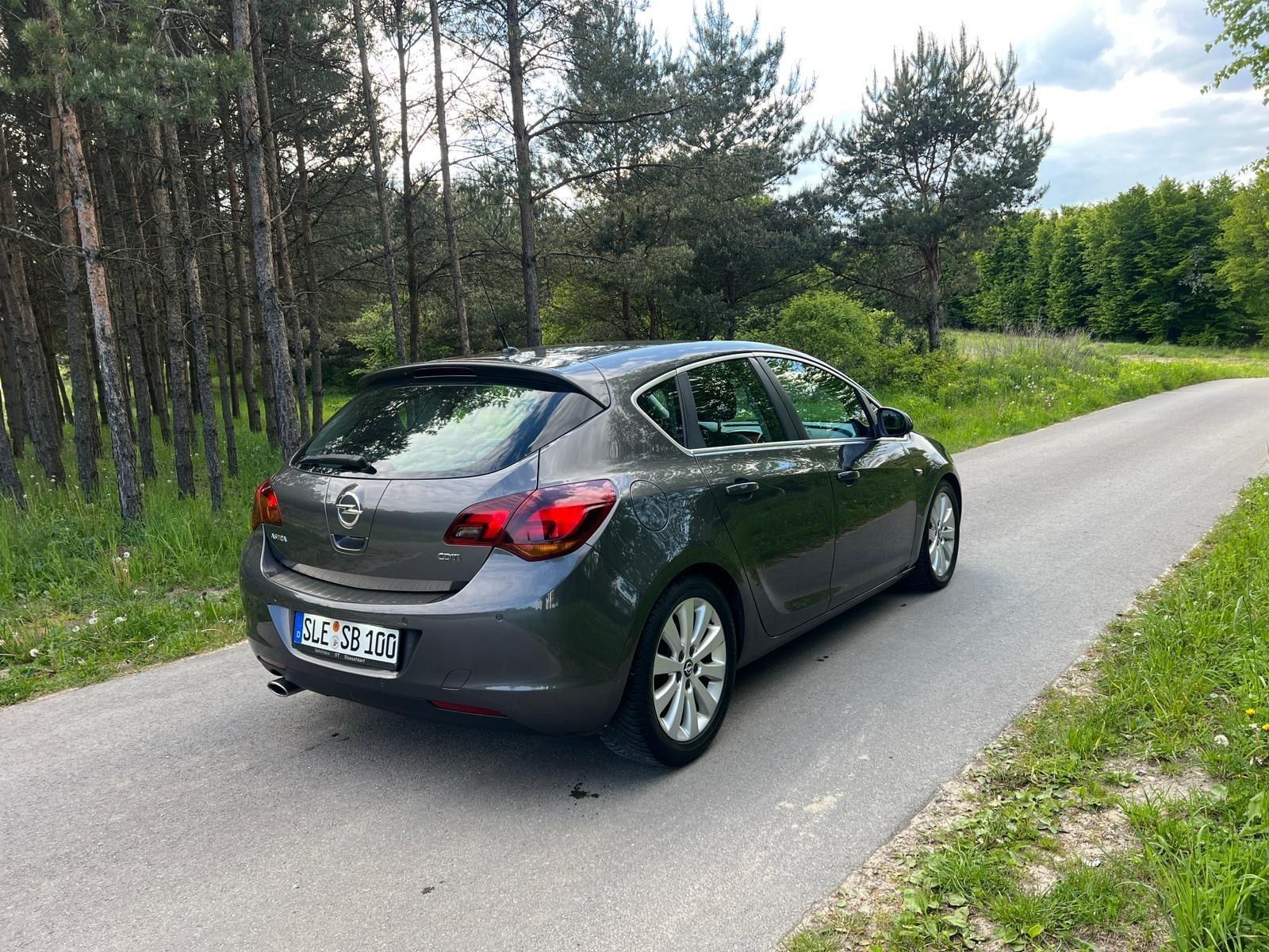 Opel Astra 2.0 CDTI Cosmo