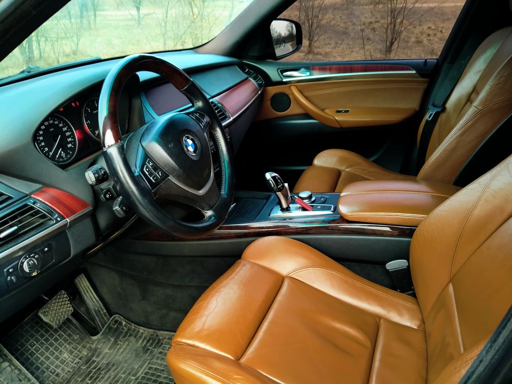 Продам BMW x5 e70 3 л дизель полный привод семь мест