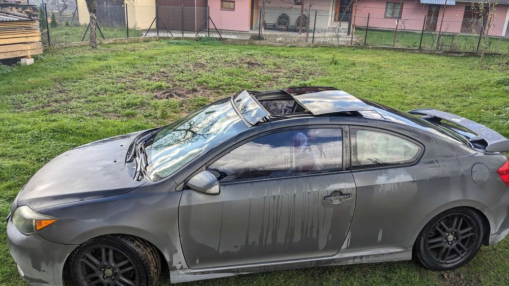Продам авто Scion (toyota) tc 2005 (2.4 atm).