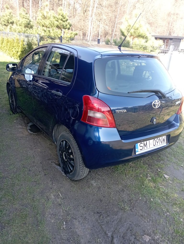 Toyota Yaris 2006 r poj. 1.0 klima