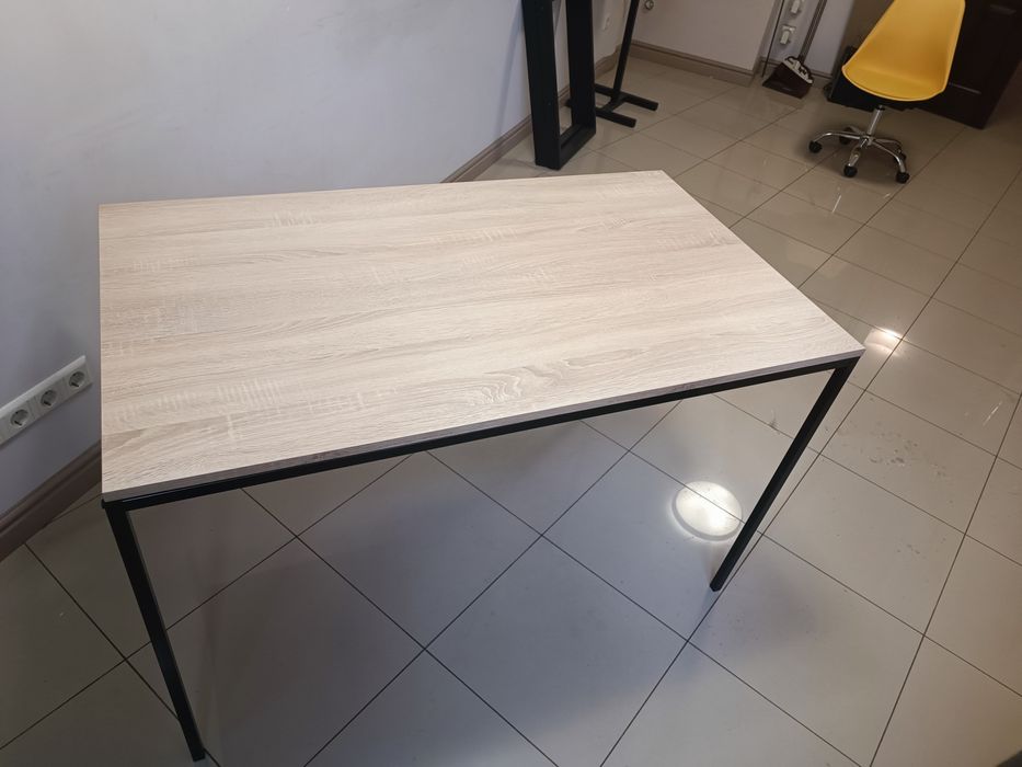 Стіл комп'ютерний письмовий с металевим каркасом в стилі Лофт