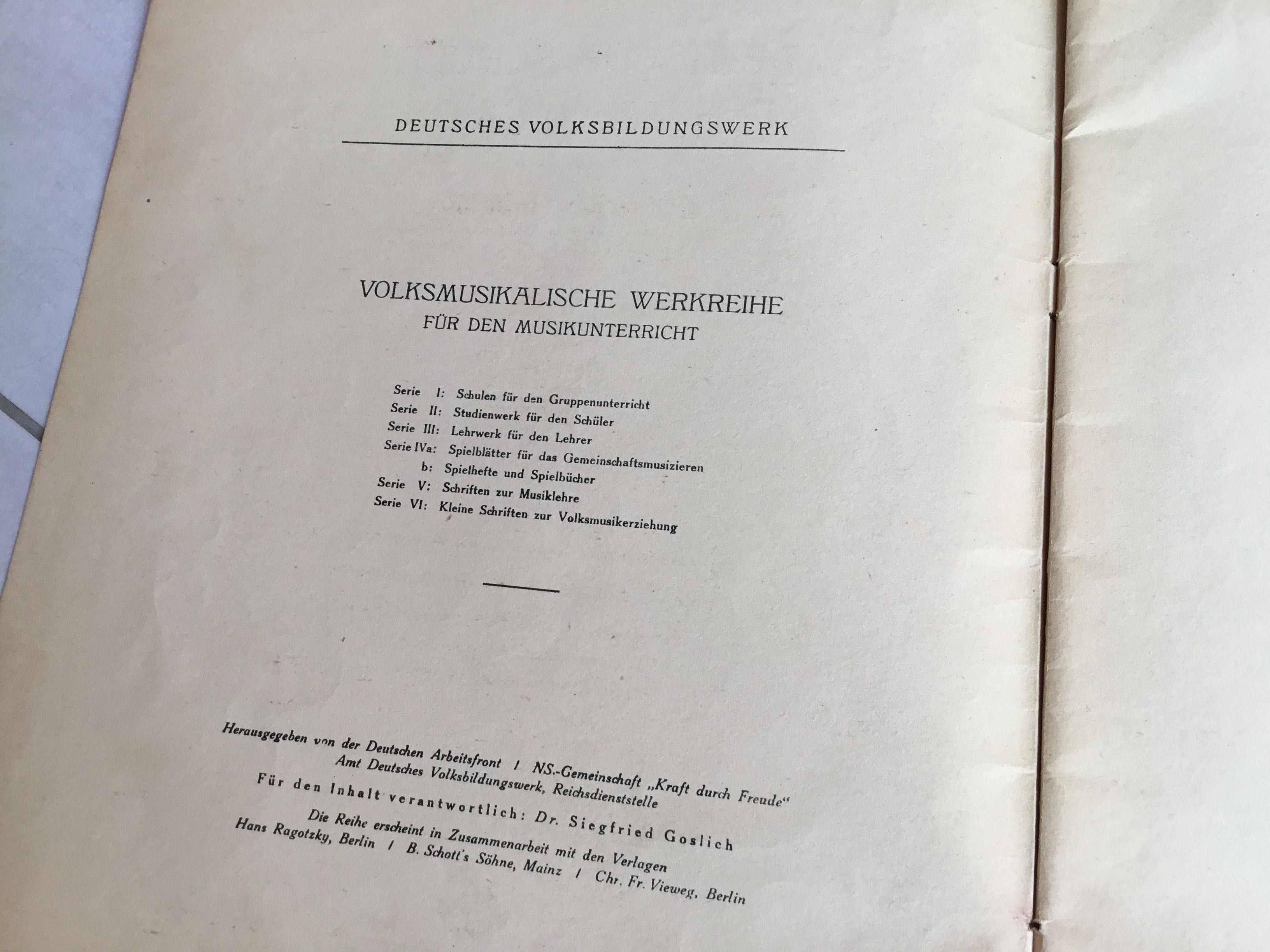 nuty na akordeon: „ Deutsche Schule fur Akkordeon”