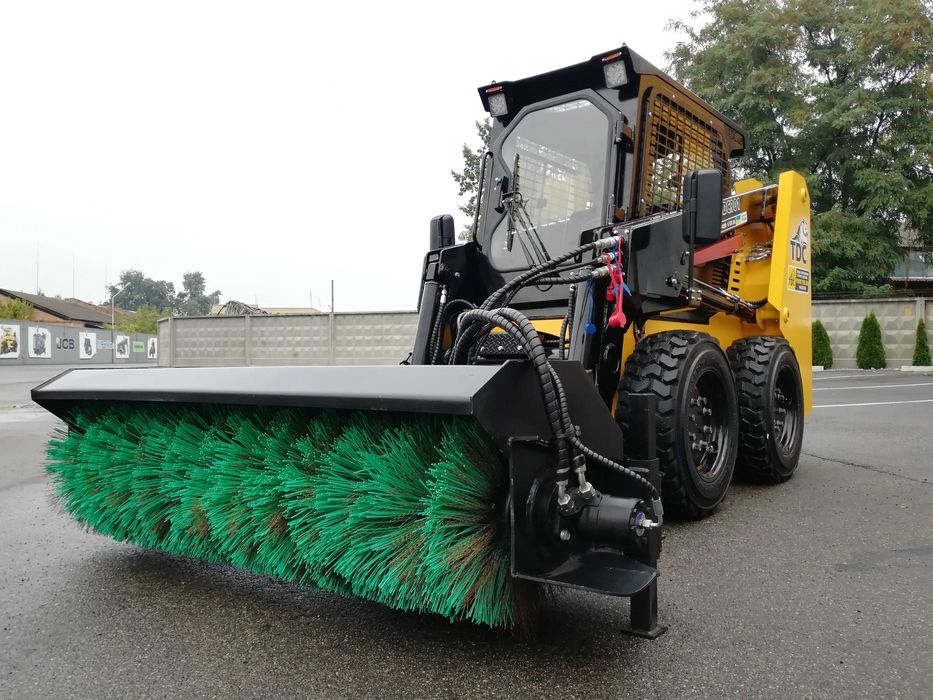 Щітка комунальна для мінінавантажувачів