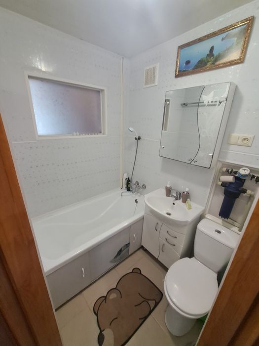 Квартира подобово. Ціна на фото 1300. Довгостроково НЕ МАЄ!